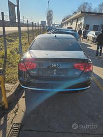 AUDI A8 del 2010 PER RICAMBI
