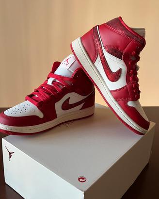 👟 Nike Air Jordan 1 Mid nuove mai usate