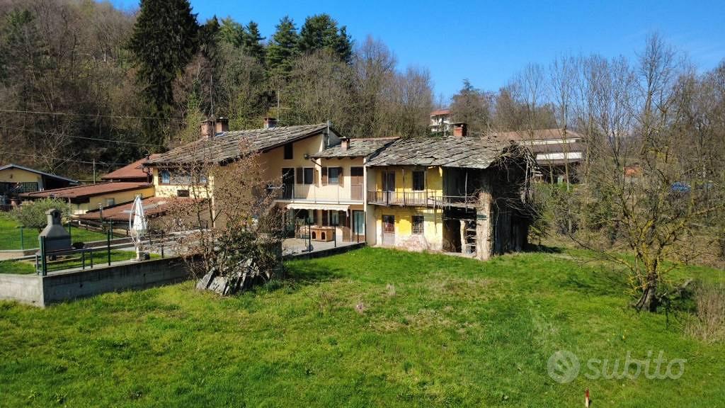 Rustico / Casale di 166 m² con più di 5 locali a B - Vista 4