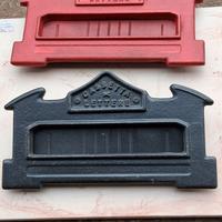 Frontale per cassetta delle lettere in ghisa.