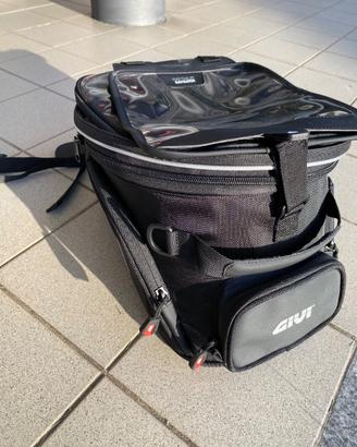 Borsa serbatoio Givi con attacco Honda Africa twin