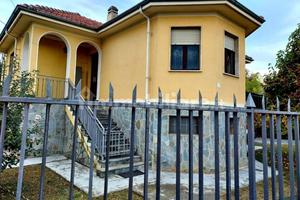 Villa unifamiliare indipendente con giardino