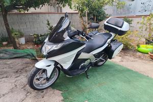 Honda integra 700