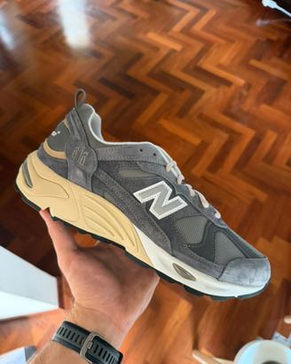 New Balance 878