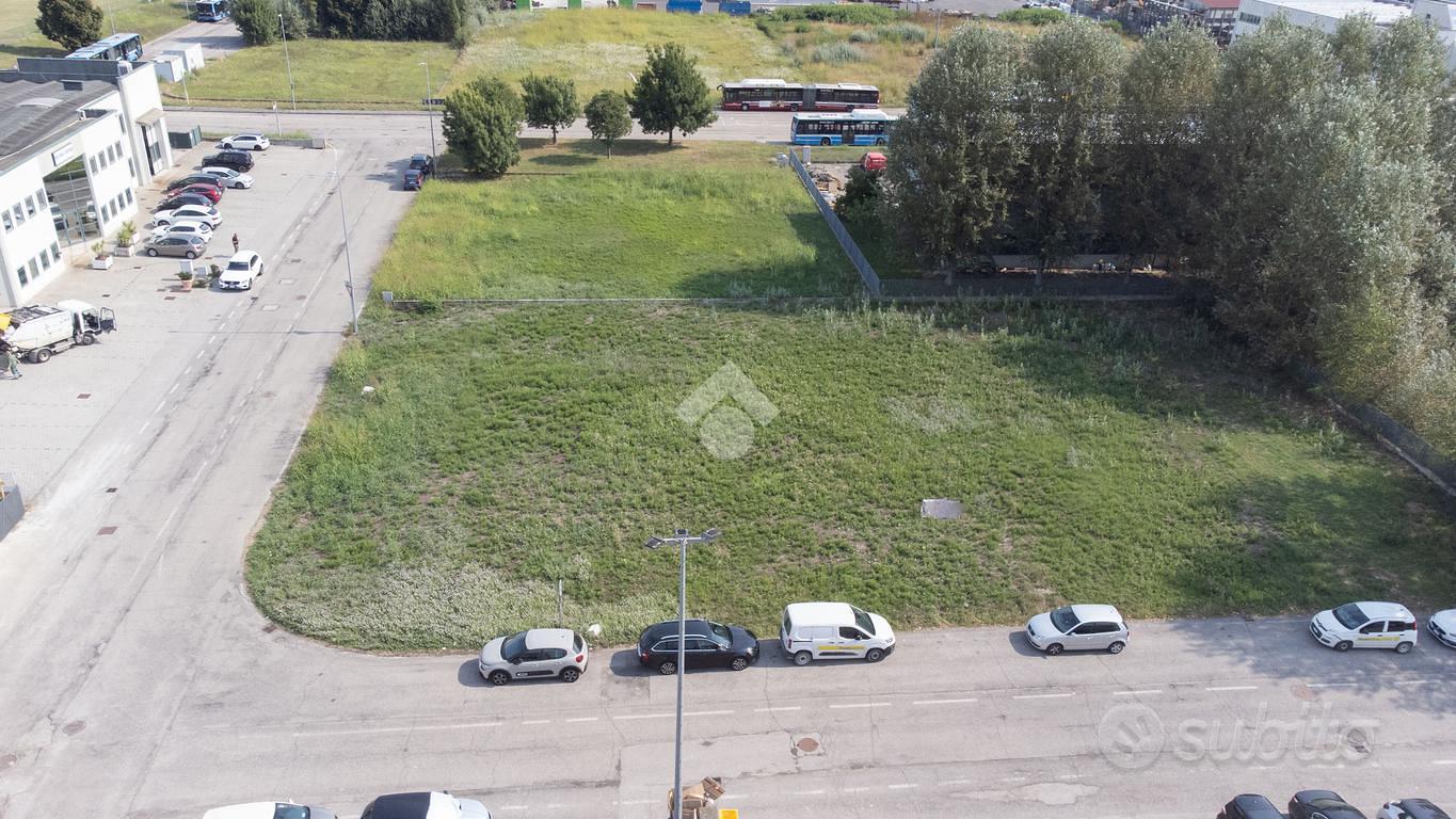 TERRENO A CENTO - Altro