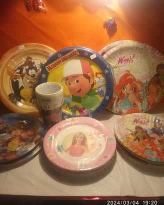 Piatti di carta per compleanno 