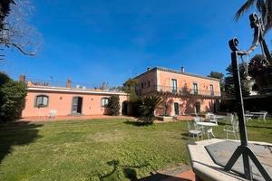 Mascalucia Villa 450 mq 4.000 euro al mese