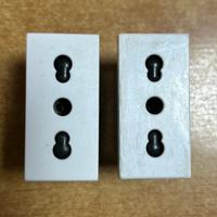 Presa bipasso Legrand Vela 687080