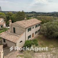 VILLA VISTA MARE CON GIARDINO