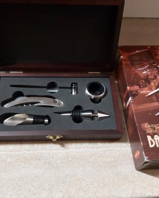 Accessori per vino 5 in 1 con scatola in legno.