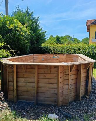 Struttura piscina fuori terra in legno
