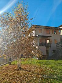 Vendita casa con ampio giardino