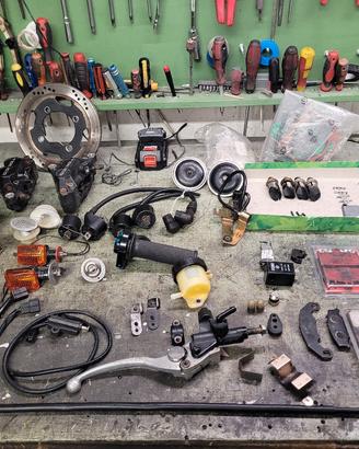 ricambi Suzuki rgv 250 vj22 gamma ,aprilia rs 250