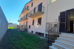 VILLA A SCHIERA A MONTESARCHIO