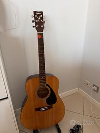 Chitarra acustica