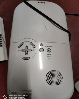 Proiettore NEC Ht 410