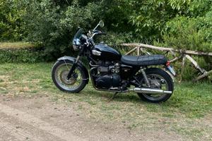 Triumph Bonneville Blackhy - 865cc - 36.000 km