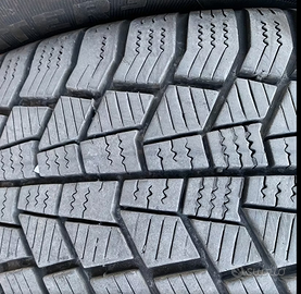 Cerchi in lega con pneumatici invernali