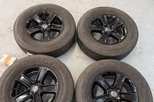4 Cerchi e Gomme Originali Jeep Wrangler 18" 255 