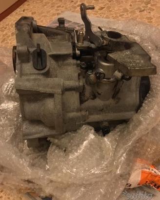 Cambio Golf 5 - 2006 - 1.6 b - motore chg