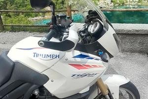 triumph tiger 1050
