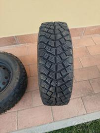 2 gomme tacchettate compresi cerchi