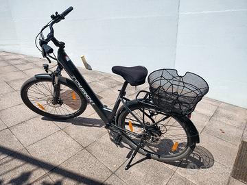 Bicicletta elettrica trekking touroll J1 ST