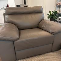 Poltrona pelle color tortora