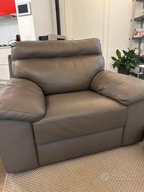 Poltrona pelle color tortora