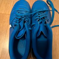 Scarpe da calcio con tacchetti