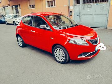 Lancia Ypsilon 1.0 FireFly 5 porte S&S Hybrid Ecoc