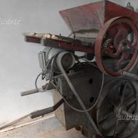 Vecchi macchinari da cantina vinicola