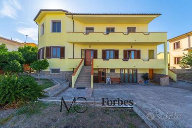 Oschiri - Ampio pentavano con giardino privato