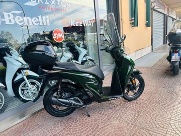 HONDA SH 150 VETRO TUTTO INCLUSO ANCHE PASSAGGIO