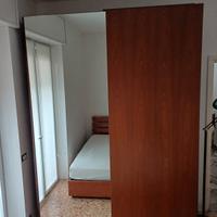 armadio con porte scorevoli