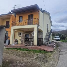 CASA SEMINDIPENDENTE A VITULANO