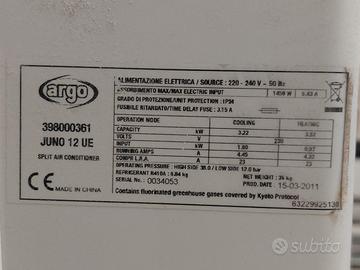 CONDIZIONATORI TRE CON RELATIVI SPLIT E STAFFE