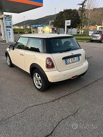 Mini one 1.4 benzina (neopatentati)