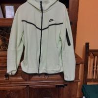 tuta nike tech