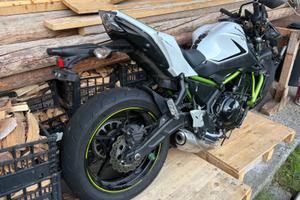 Kawasaki z650 incidentata