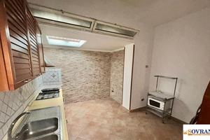 PALLAVICINO: PIANO RIALZATO CON CHIOSTRINA