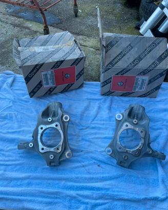 Alfa romeo giulietta fuso snodo anteriore dx e sx