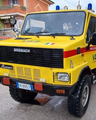 PROTEZIONE CIVILE. AUTOCARRO BREMACH 4x4  A. I. B.