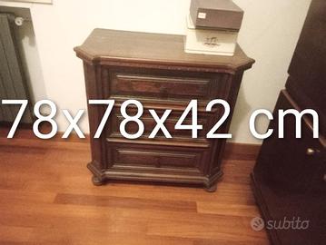 Comodino in legno