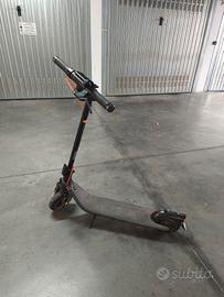 monopattino Segway-Ninebot E2 Plus