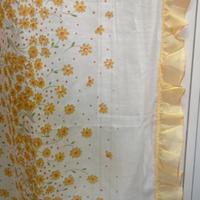 Tenda con riccio bianca a fiorellini gialli