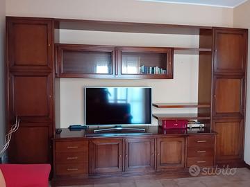 Sala in legno massiccio