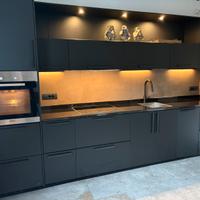 Cucina nero con top marmo, Forno Miele