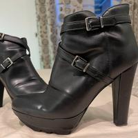 Stivaletti plateau neri