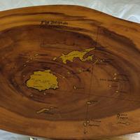 Tavolino legno intagliato con mappa Fiji islands